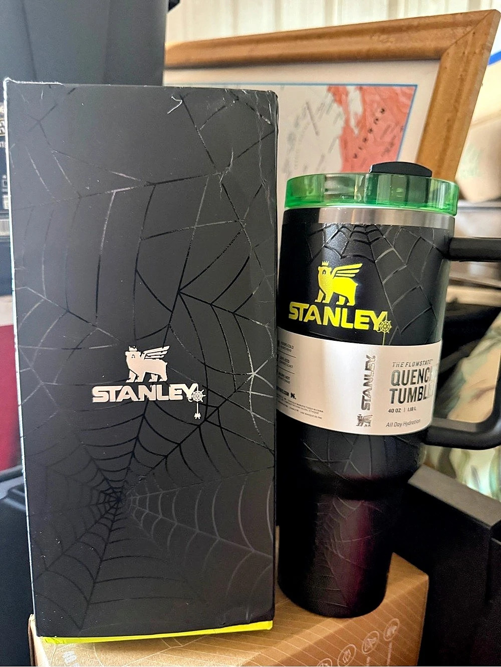 Stanley the Halloween Flowstate Quencher 40oz Tumbler Web Glow Halloween